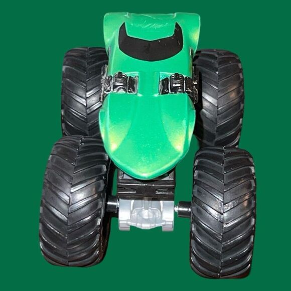Monster Trucks  Hot Wheels Twin Mill Green & Tiger Shark Monster Truck 1:64 B16 - Picture 3 of 8
